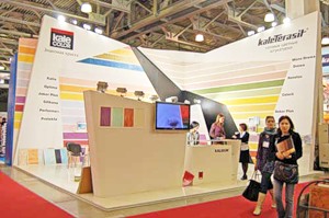 Декоративные покрытия на строительной выставке МОСБИЛД 2010 Декоративные покрытия на строительной выставке МОСБИЛД 2010